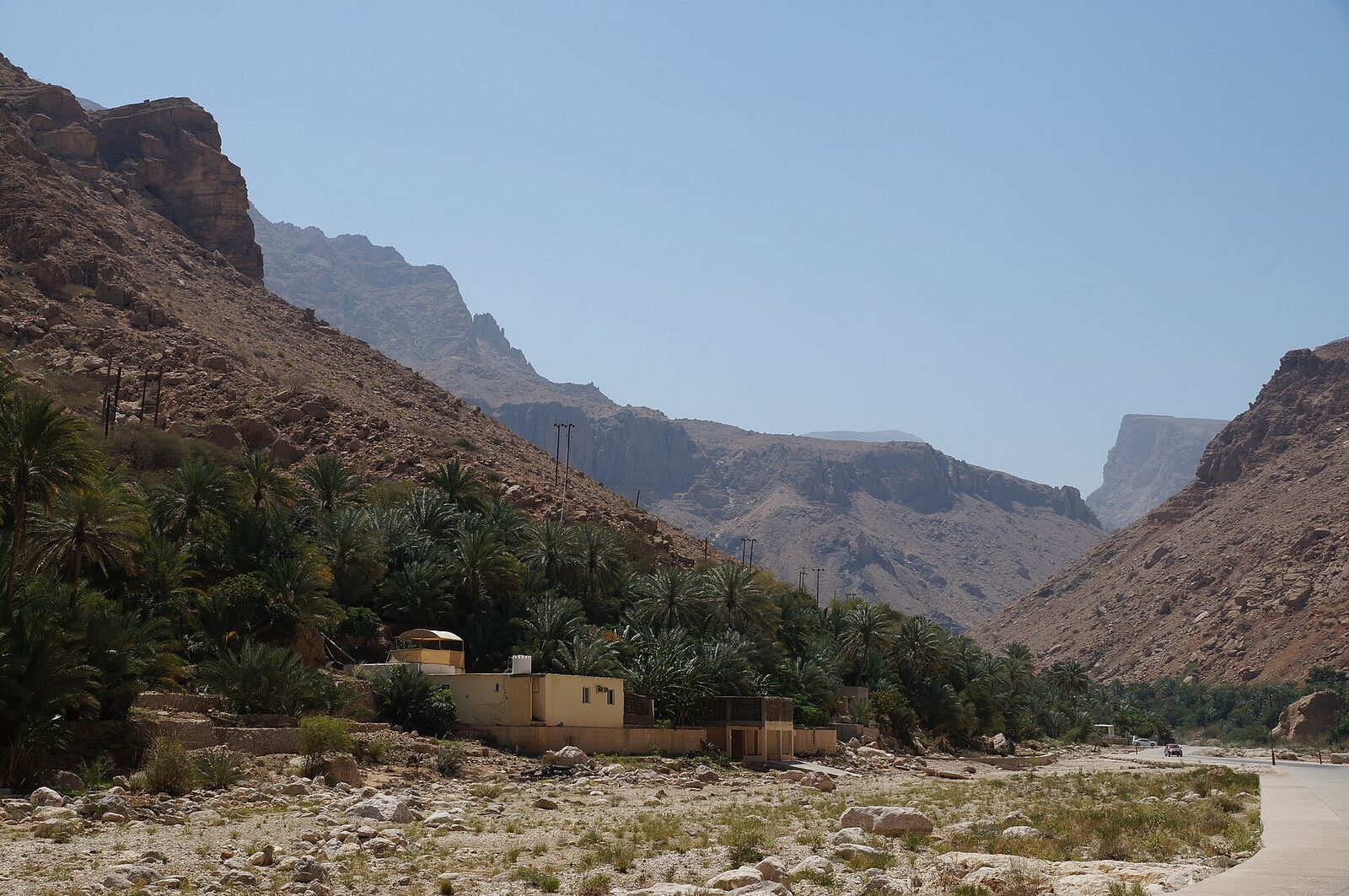 Wadi Tiwi toward Mibam